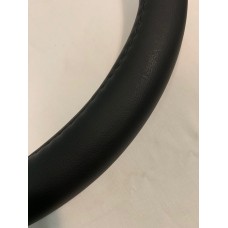 Оплетка руля "Altezza" 330-2 (L) черная гладкая экокожа, 39-41см. Подходит на иномарки, ВАЗ 2101-2107, Волга, Соболь