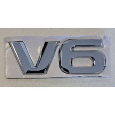 Надпись V6 большая металл хром длина 8.5см, высота 3см (скотч)