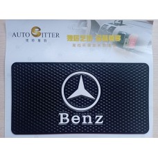 Коврик противоскользящий на панель Mercedes Benz (25.8см*13,3см) N260